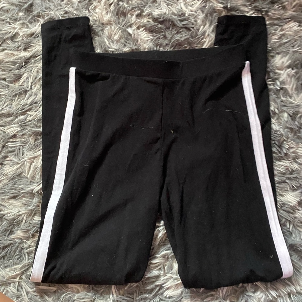Leggings with white stripe
